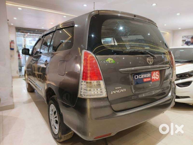 Toyota Innova 2.5 G (diesel) 8 Seater, 2011, Diesel