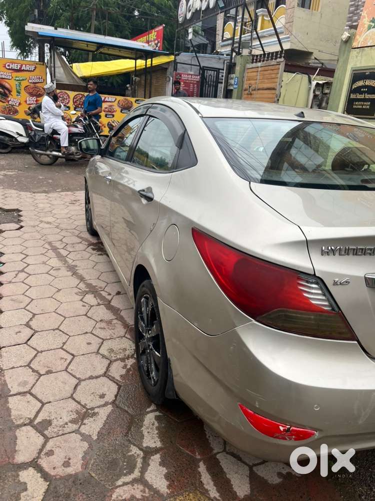 Hyundai Fluidic Verna 2011