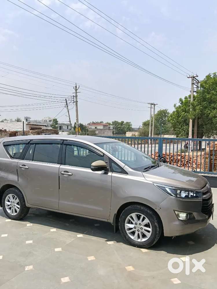 Toyota Innova Crysta 2.4gx