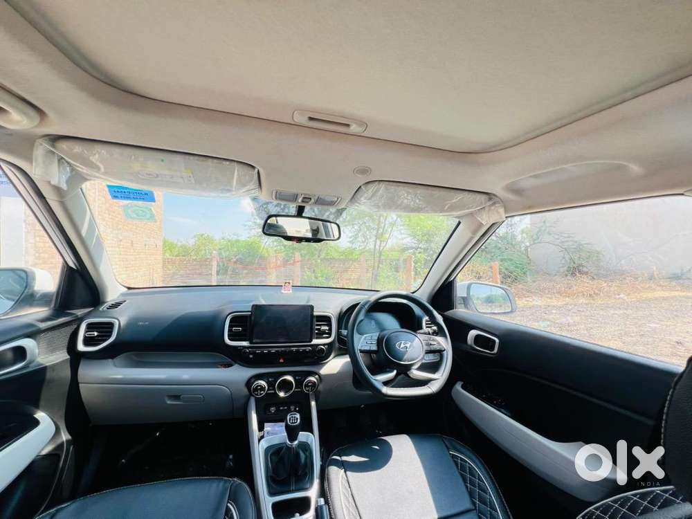 Hyundai Venue Petrol 2023