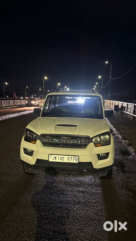 Mahindra Scorpio S6 Plus Diesel 2017