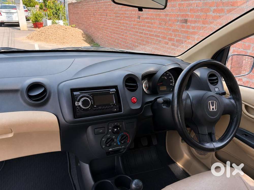 Honda Brio  2014