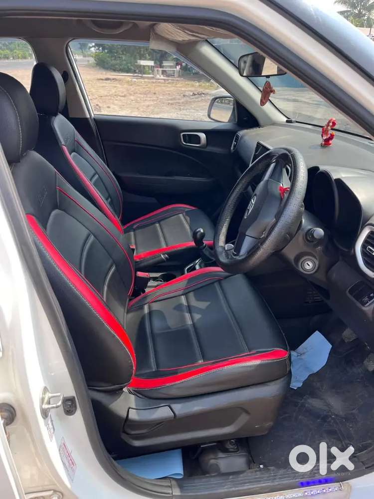 Hyundai Venue 2021 Petrol 65000 Km Driven