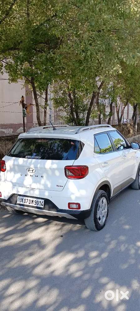 Hyundai Venue 2019 Petrol 62000 Km Driven