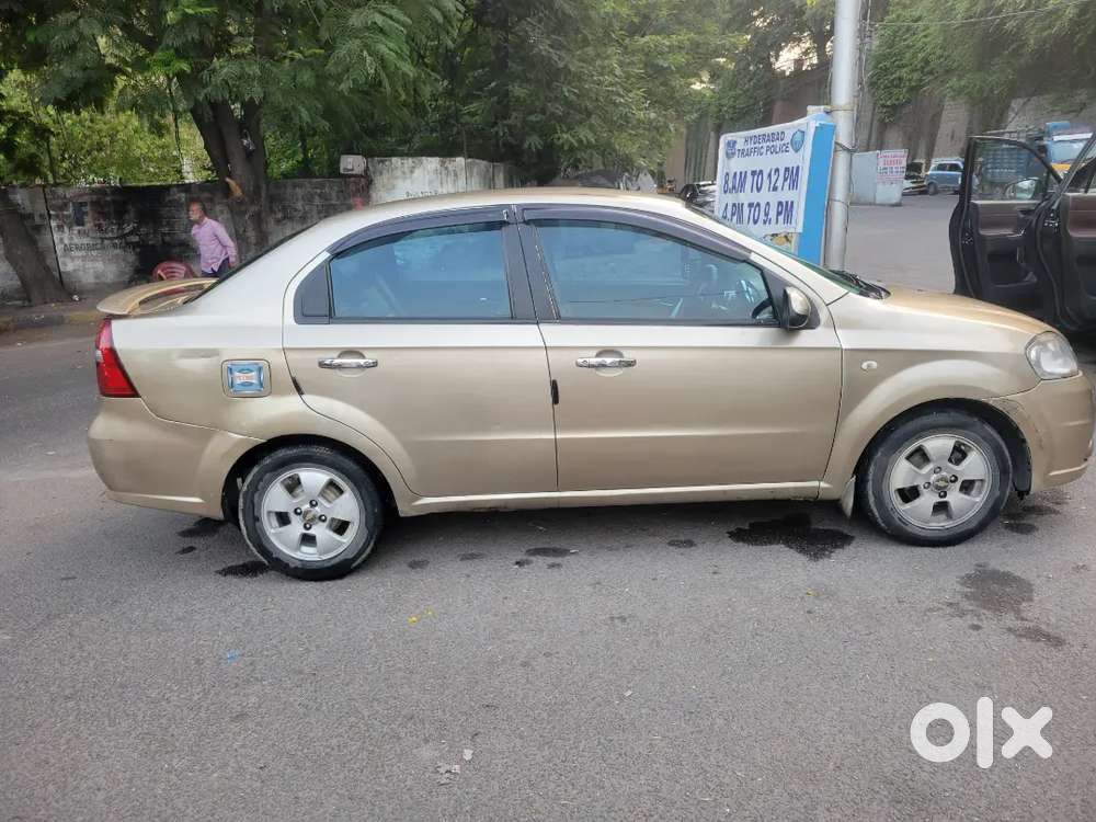 Chevrolet Aveo Petrol 2010 Variant