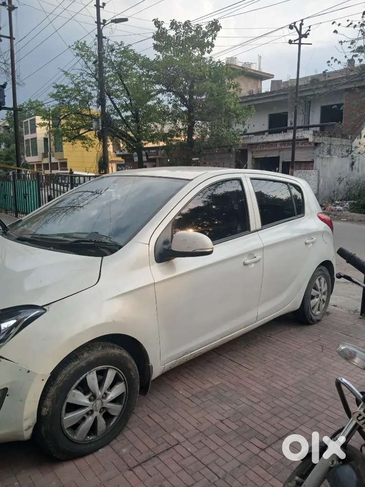 Hyundai New I20 2012 Petrol 120000 Km Driven