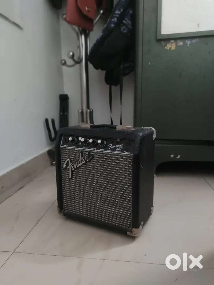 GUITAR AMPLIFIER (FENDER FRONTMAN 10G)