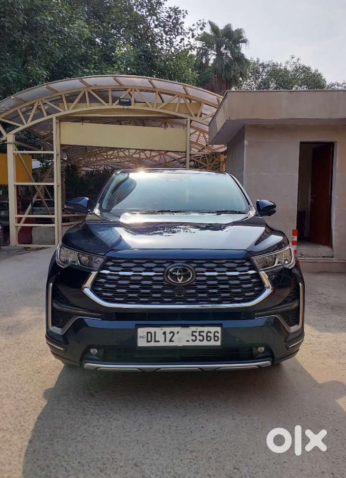 Toyota Innova Hycross 2.0 Zx (o) Hybrid 7 Str, 2025, Petrol
