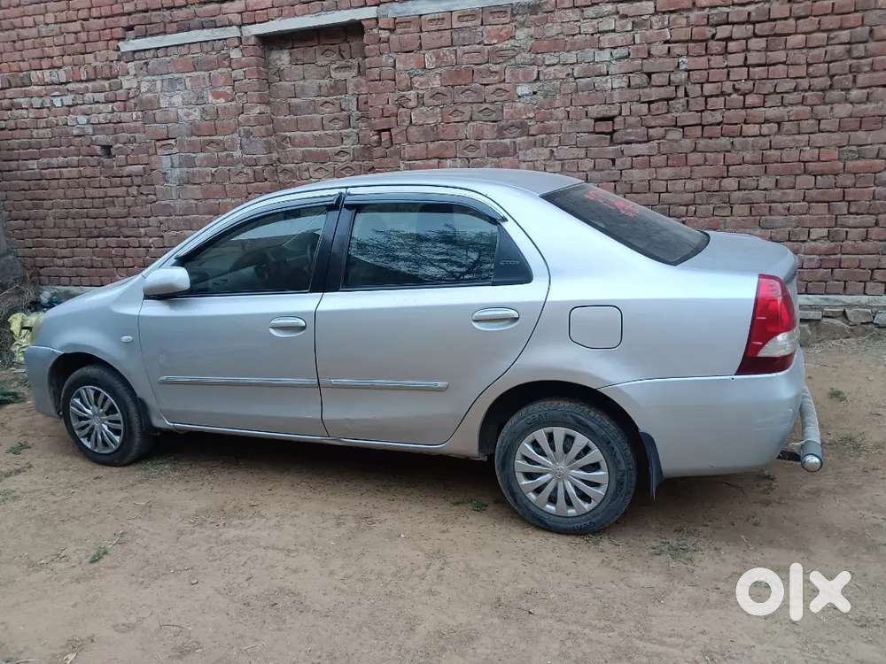 Mujhe Car Bechni Hai