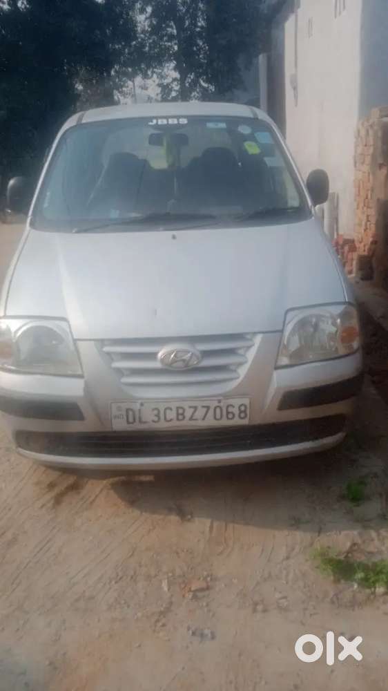 Hyundai Santro.  150000