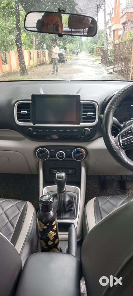 Hyundai Venue 2023 Petrol Well Maintained