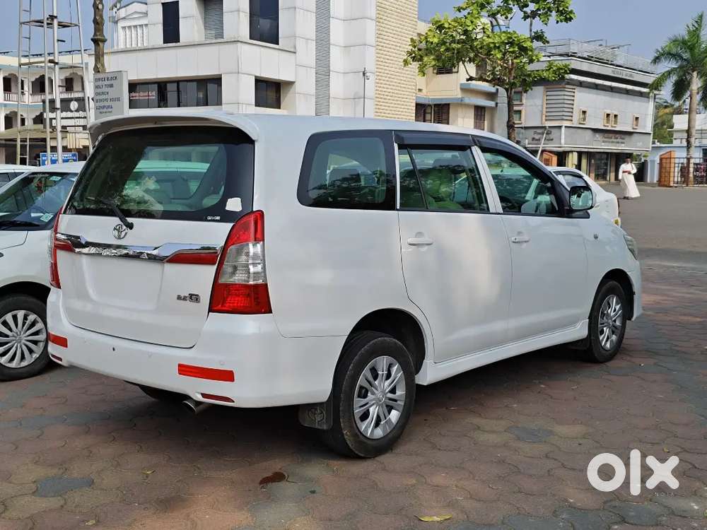 2012 Innova Pearl White Colour Full Company Matained Vehicle