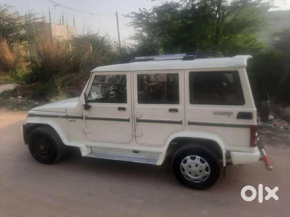 महिन्द्रा बोलेरो खरीदें