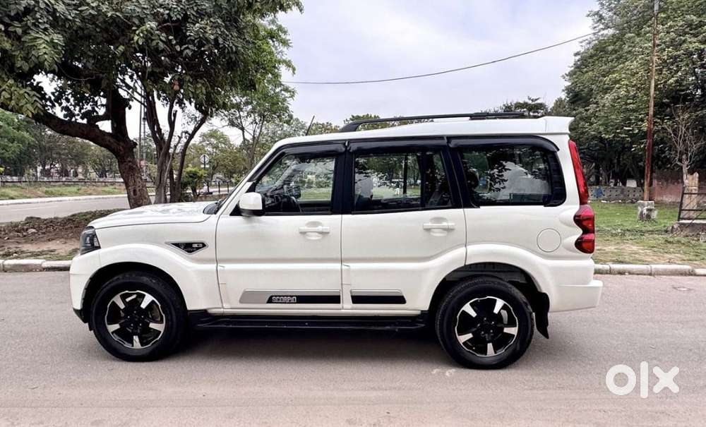 Mahindra Scorpio Classic 2.2 S 11 Mt 7 Str, 2023, Diesel