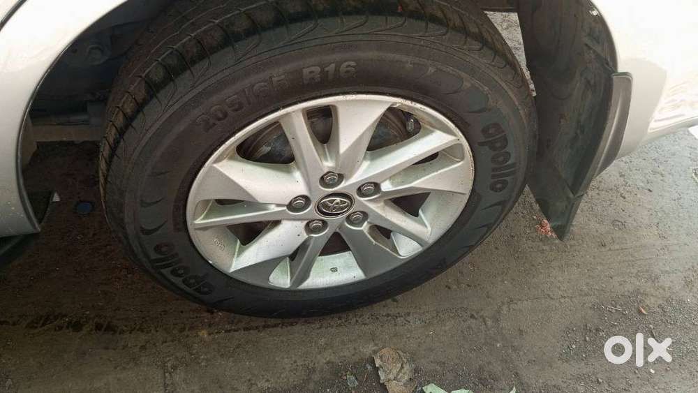 Toyota Innova Crysta 2.4 V, 2016, Diesel