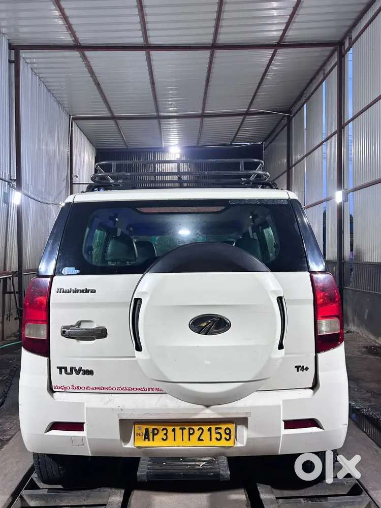 Mahindra Tuv 300 2018