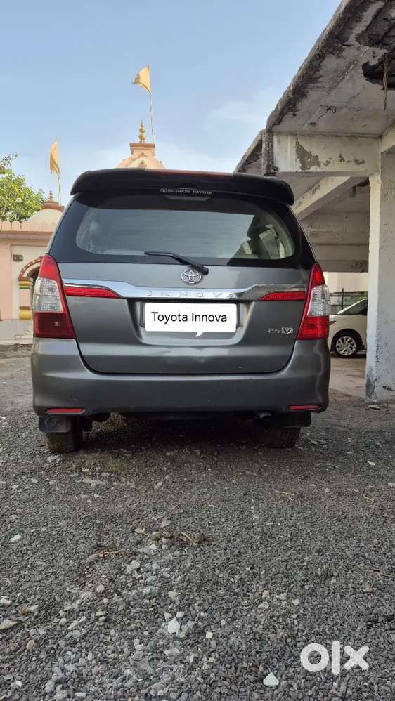 Toyota Innova 2.5 Vx 2013 8 Seater