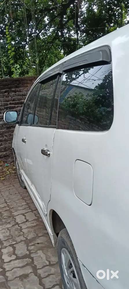 Toyota Innova 2014