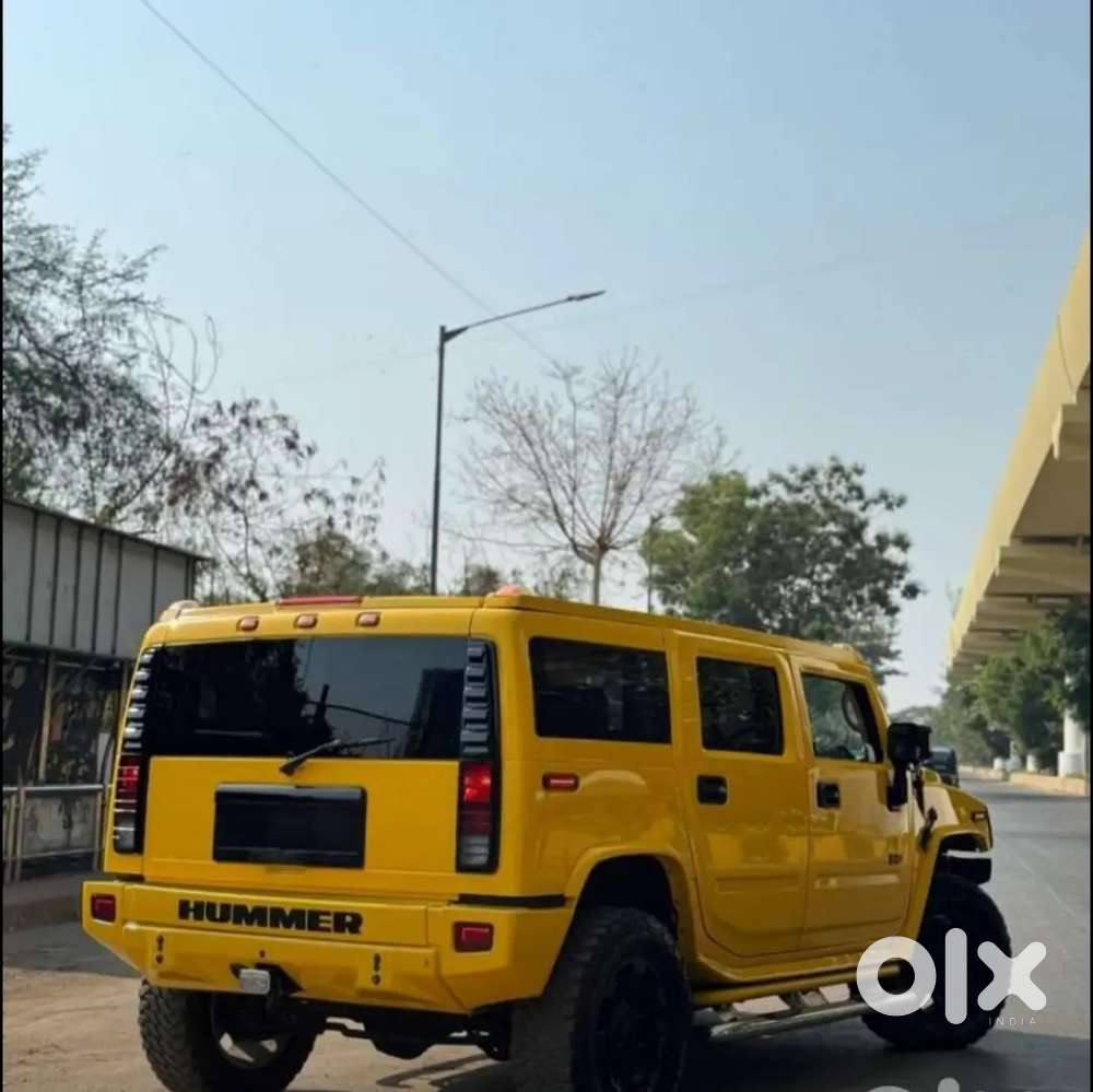 Hummer H2.