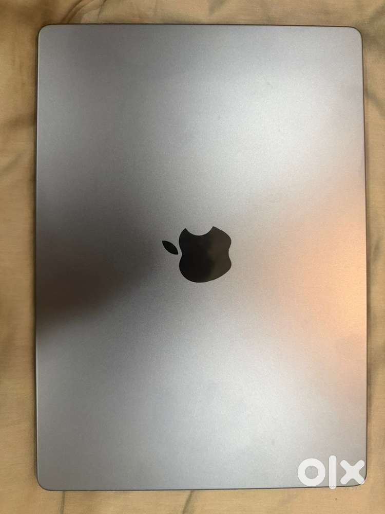 Brand new Macbook pro M5 2025 model 16ram 1Tb ssd