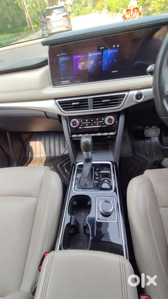 Mahindra Xuv700 2.2 Ax 7 Diesel At Str, 2022, Diesel