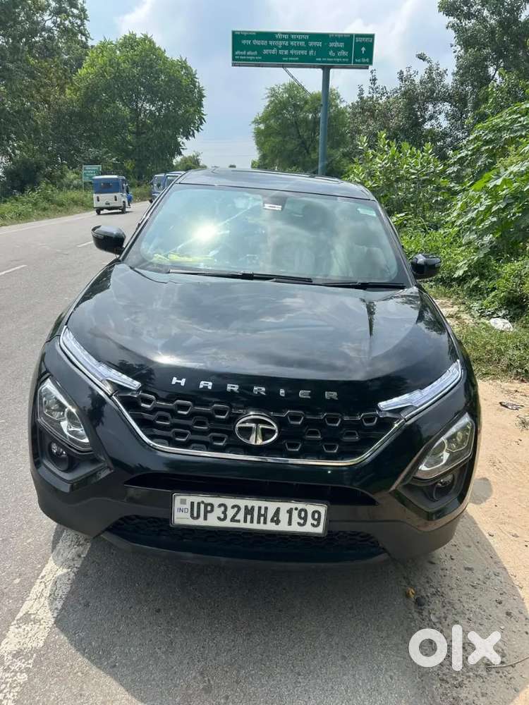 Tata Harrier Diesel  with sunroof 2.0 2022 jet black color 2nd owner