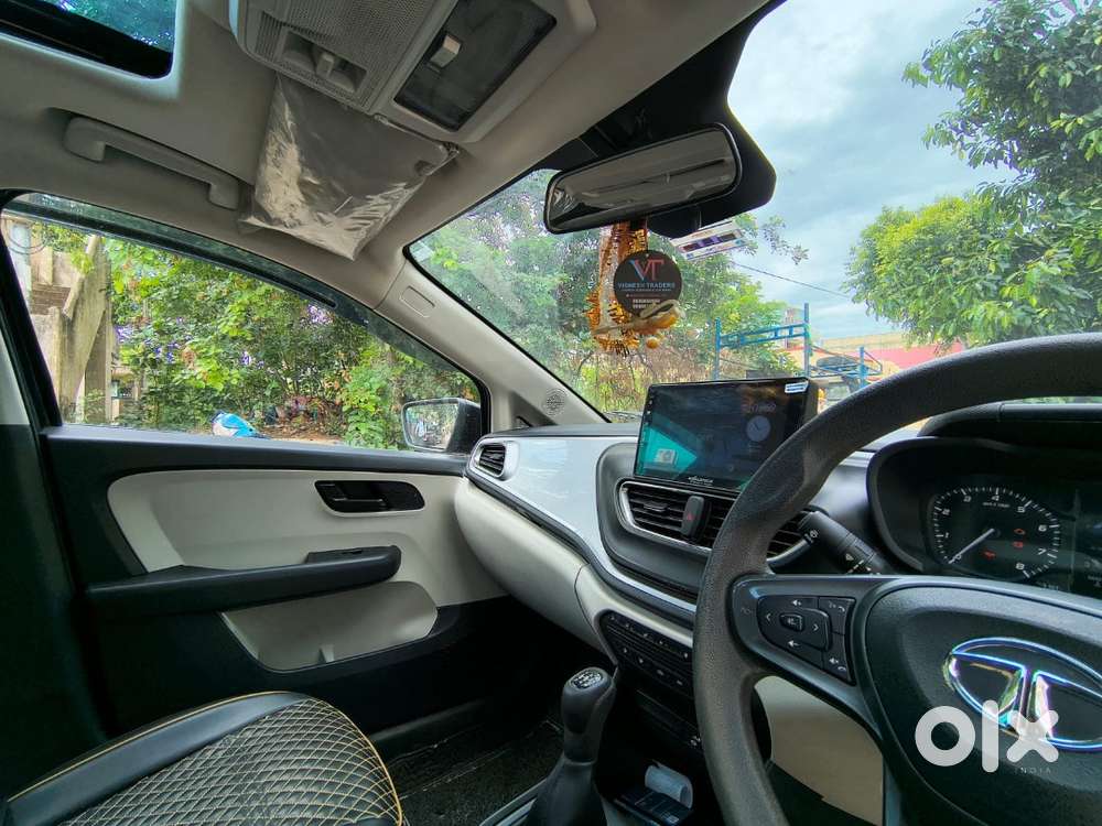 Tata Altroz Xm(s) Petrol – Nov 2023  35,000 Km  1st Owner  ₹7,00,00