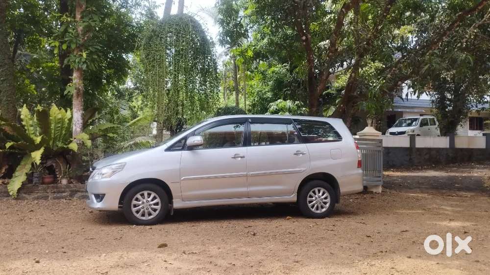 Toyota Innova 2.5 V 2013