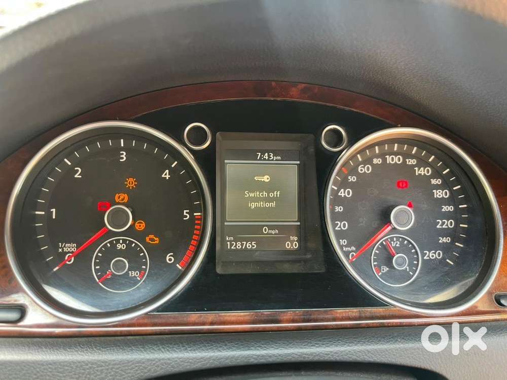Volkswagen Passat 2011 Diesel 130000 Km Driven