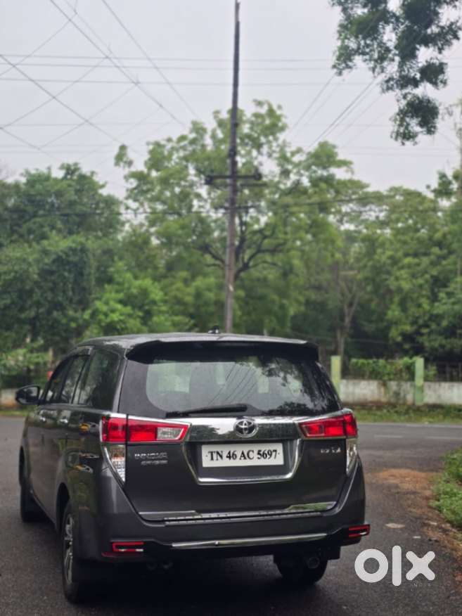 Toyota Innova Crysta 2.7 V, 2023, Petrol