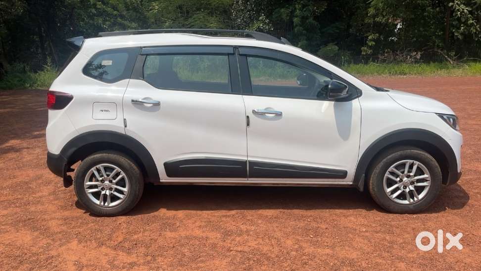 Renault Triber Rxt, 2023, Petrol