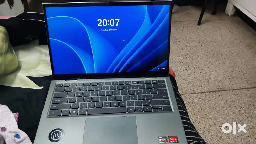 DELL Inspiron 15 professional laptop with tuch and 360 rotatable