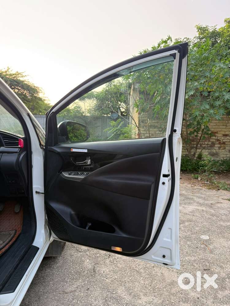 Toyota Innova Crysta [2020-ongoing] 2.4 Zx 7 Str, 2022, Diesel