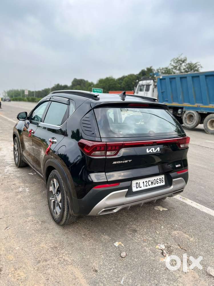 Kia Sonet Top Modal Push Button Start,