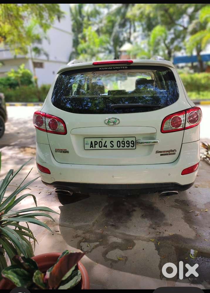 Hyundai Santa Fe 2012 Diesel 220000 Km Driven