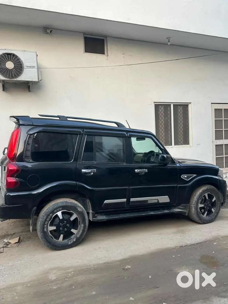 Mahindra Scorpio Classic 2023 Diesel 60000 Km Driven