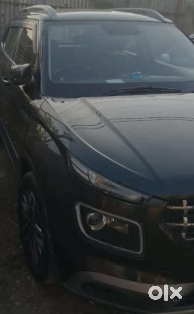 Hyundai Venue 2021 Diesel 65000 Km Driven