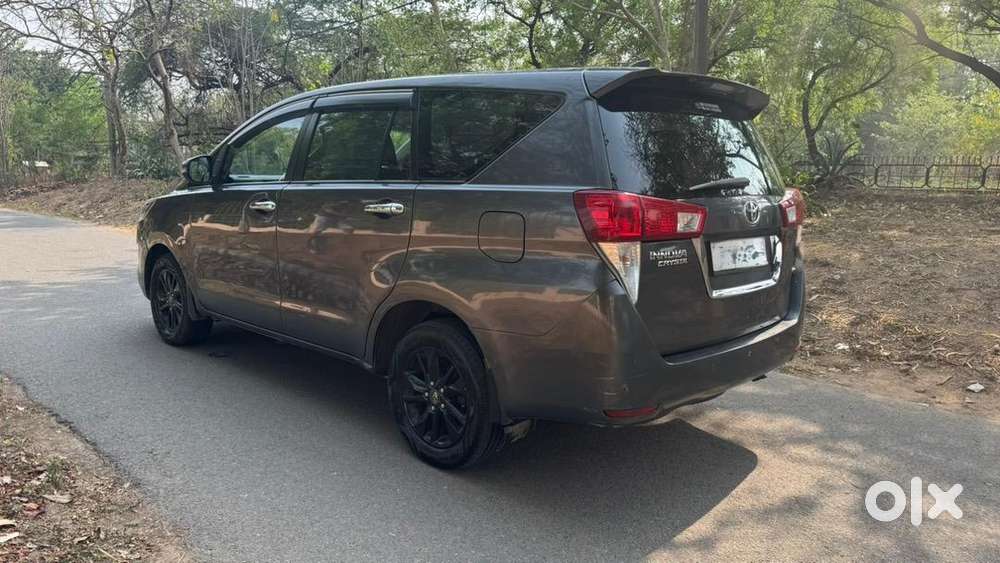 Toyota Innova Crysta 2017 Diesel Well Maintained