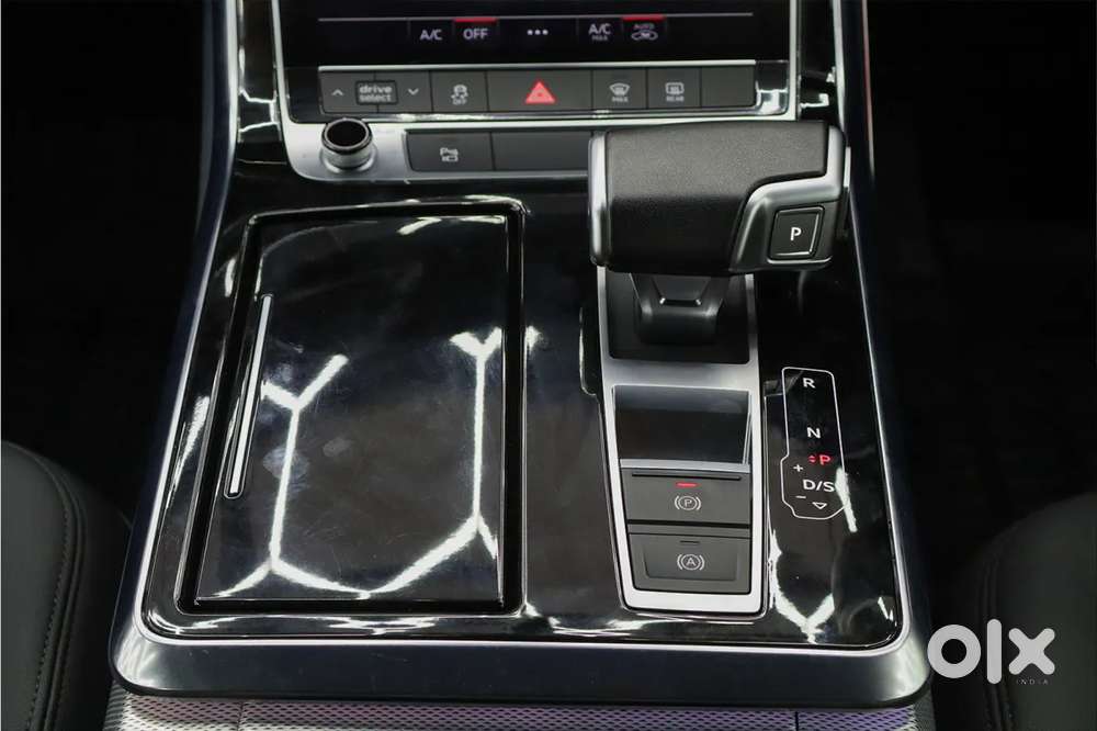 Audi Q8 3.0 Celebration Edition, 2023, Petrol