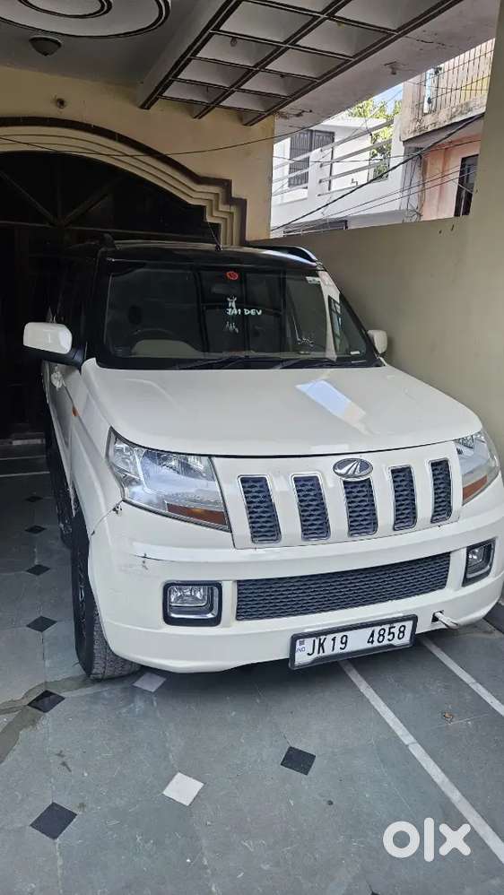 Mahindra Tuv 300 2017