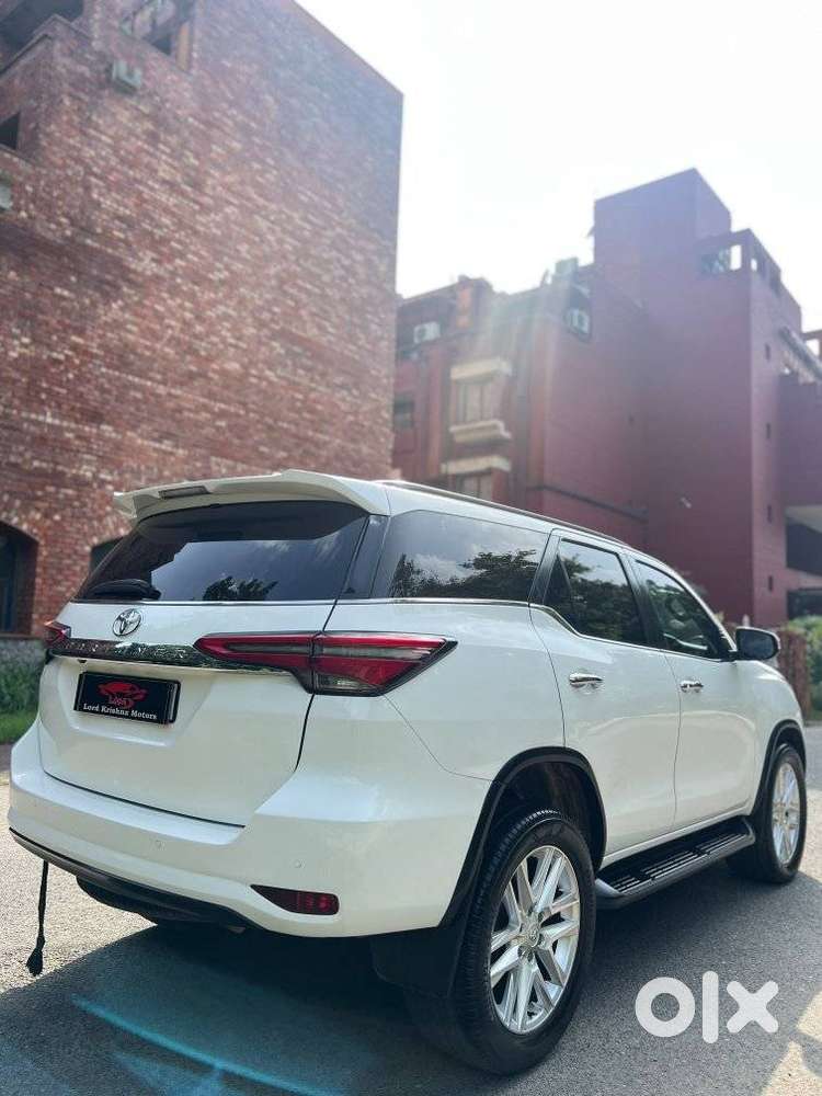 Toyota Fortuner 4x2 At 2.7 Petrol, 2024, Petrol
