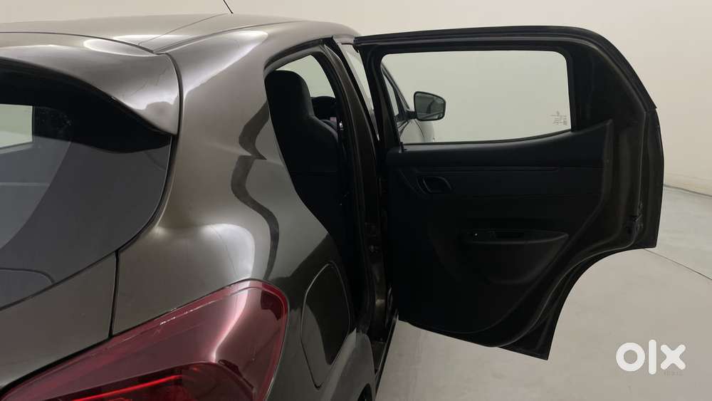 Renault Kwid 1.0 Rxt Amt, 2022, Petrol