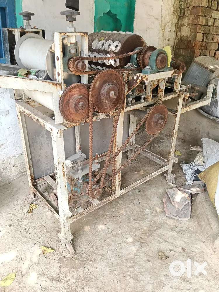 Golgappa banane wali machine