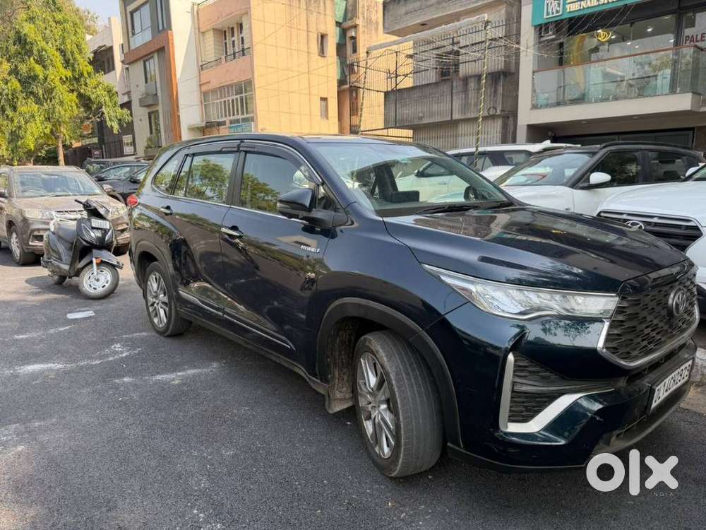 Toyota Innova Hycross 2.0 Zx Hybrid 7 Str, 2023, Petrol