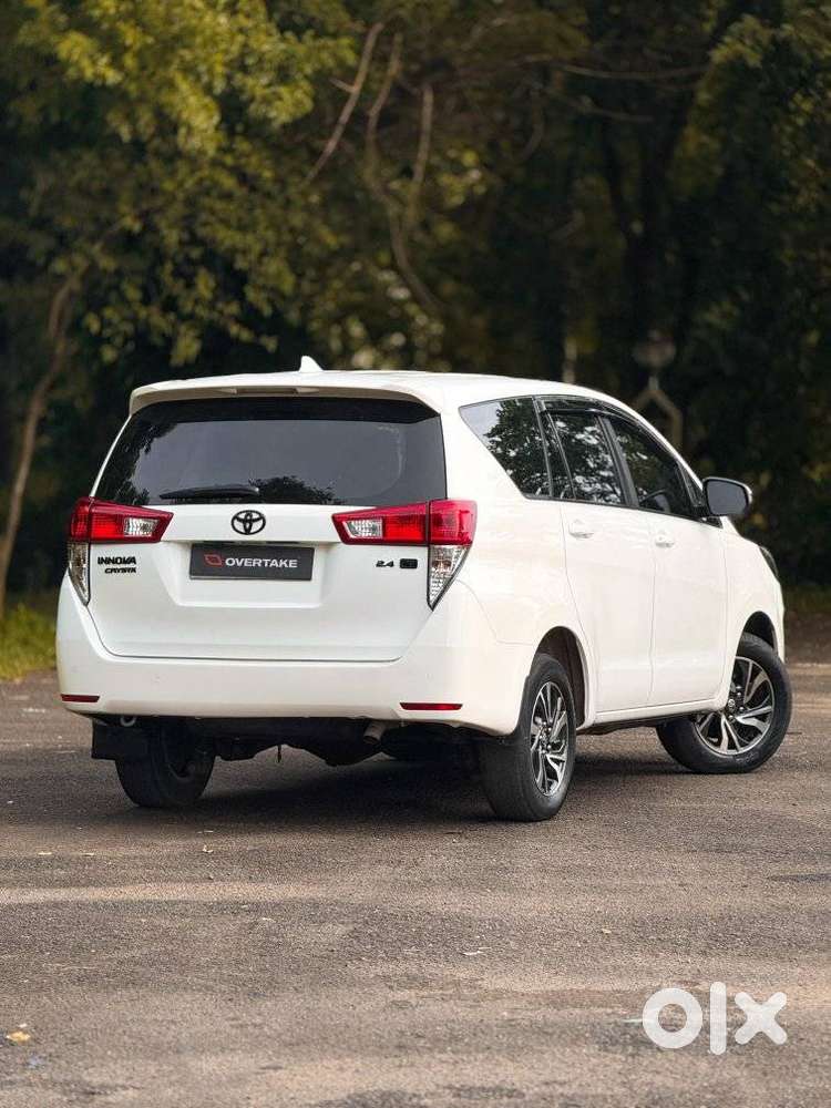 Toyota Innova Crysta 2.4 G Mt, 2022, Diesel