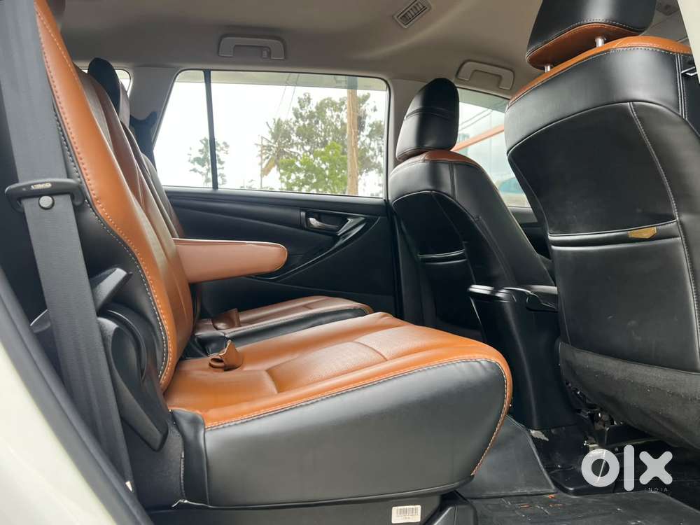 Toyota Innova Crysta 2.4 G Mt 7 Str, 2023, Diesel