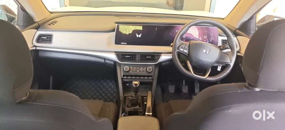 Mahindra Xuv700 Diesel Mt 2022