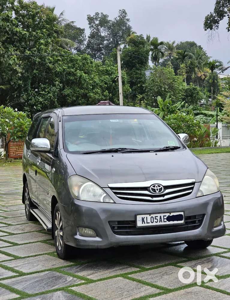 Toyota Innova 2012 Diesel Well Maintained Orginal Kerala Vehicle
