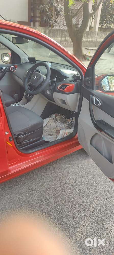 Tata Tiago 1.2 Revotron Xza, 2018, Petrol