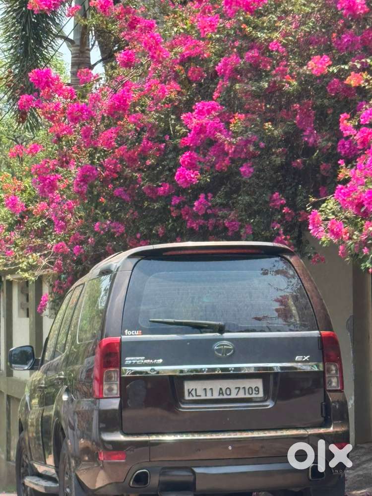Tata Safari Storme 2013 Diesel Well Maintained